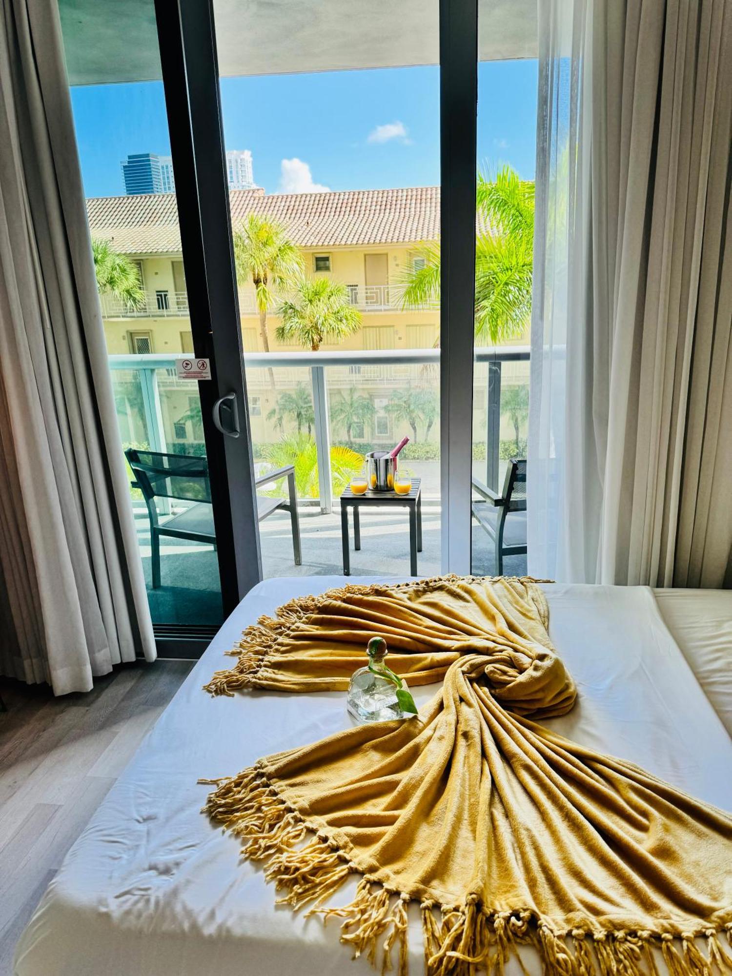 Beachwalk Resort & Condos Hallandale Beach Dış mekan fotoğraf